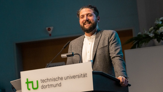 Prof. El-Mafaalani giving a talk at the TU Dortmund University