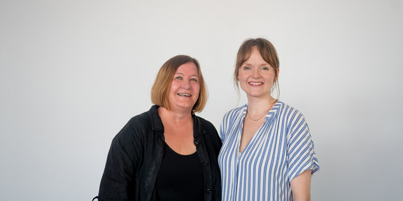  Frontal photograph of Martina Stackelbeck and Elisabeth Brenker