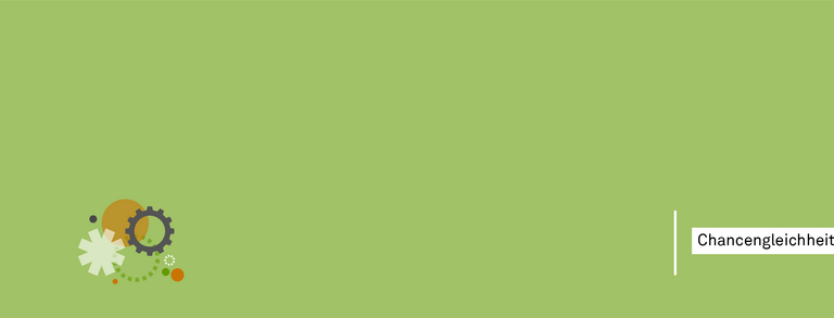 Grüne Fläche mit einem kleinen, stilisierten Grafik in der linken unteren Ecke, das aus geometrischen Formen in Weiß, Grau, Orange und Grün besteht. Rechts unten steht ein weißes Rechteck mit dem schwarzen Schriftzug 'Chancengleichheit'.