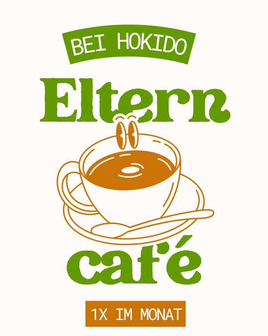 Green illustration of a steaming coffee cup with a spoon and the text 'Bei HoKiDo Elterncafé 1x im Monat'