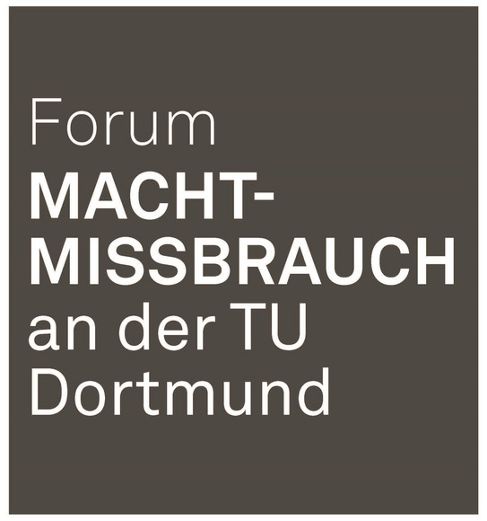 Weiße Schrift vor dunkelgrauem Hintergrund. Forum Machtmissbrauch an der TU Dortmund